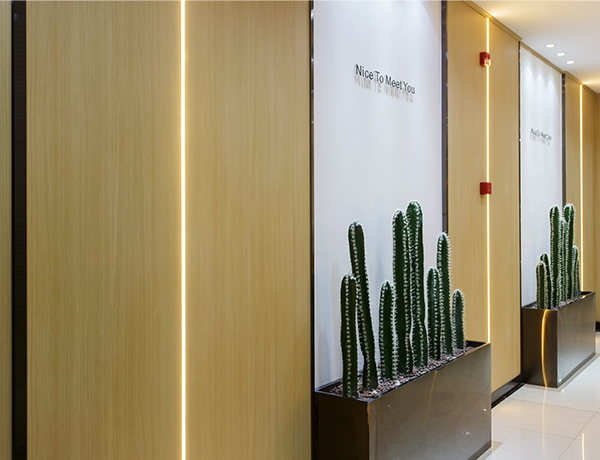 Pannal laminate le cuideam àrd